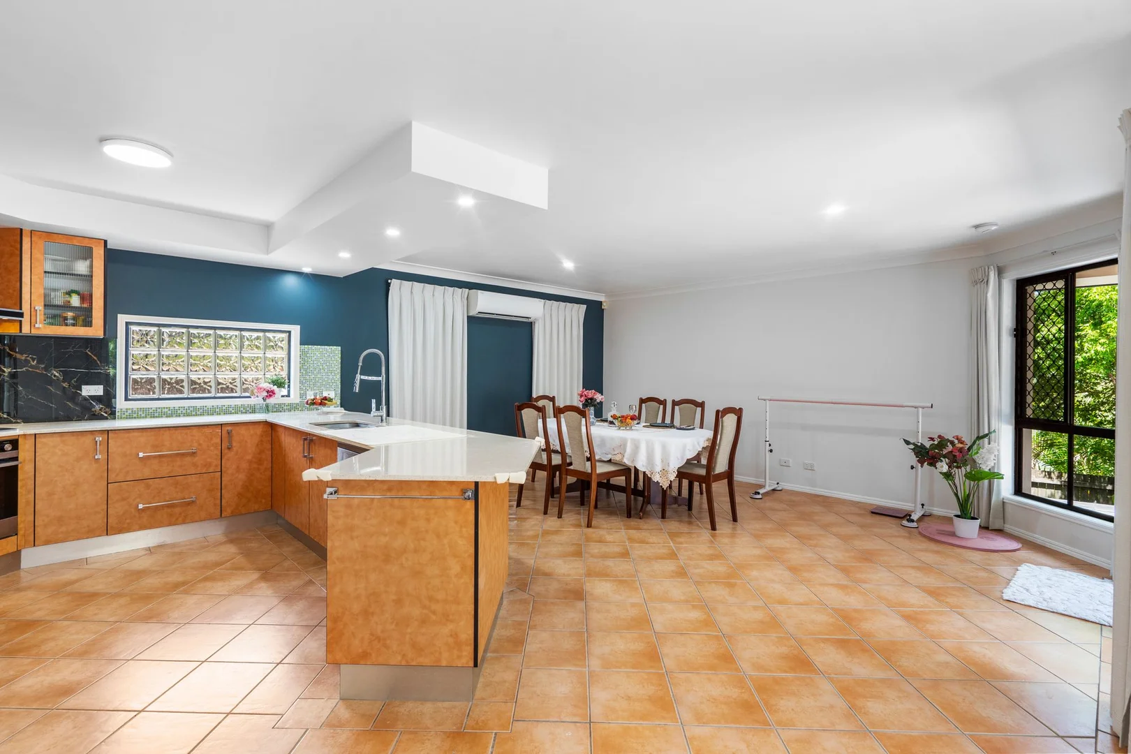 Additional image 3 of 16-18 Mingah Crescent, Shailer Park QLD 4128