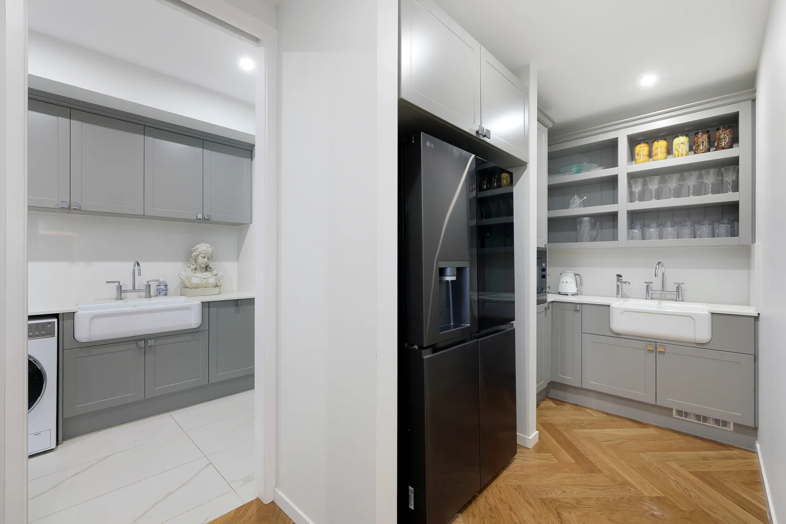 Additional image 8 of 8 Queen Guineveres Place, Sovereign Islands QLD 4216