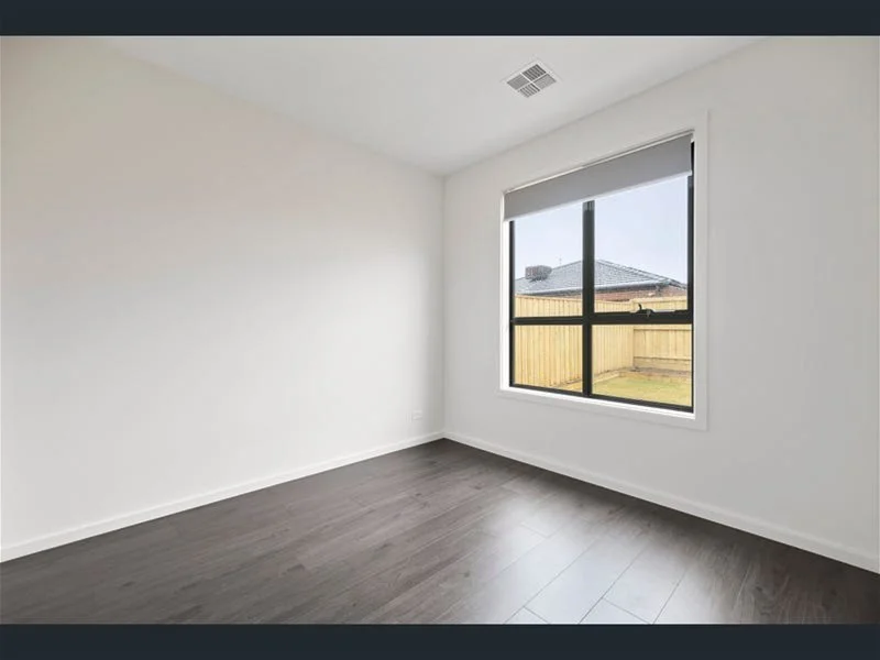 Additional image 11 of 36 EASTCASTLE DRIVE, Fraser Rise VIC 3336