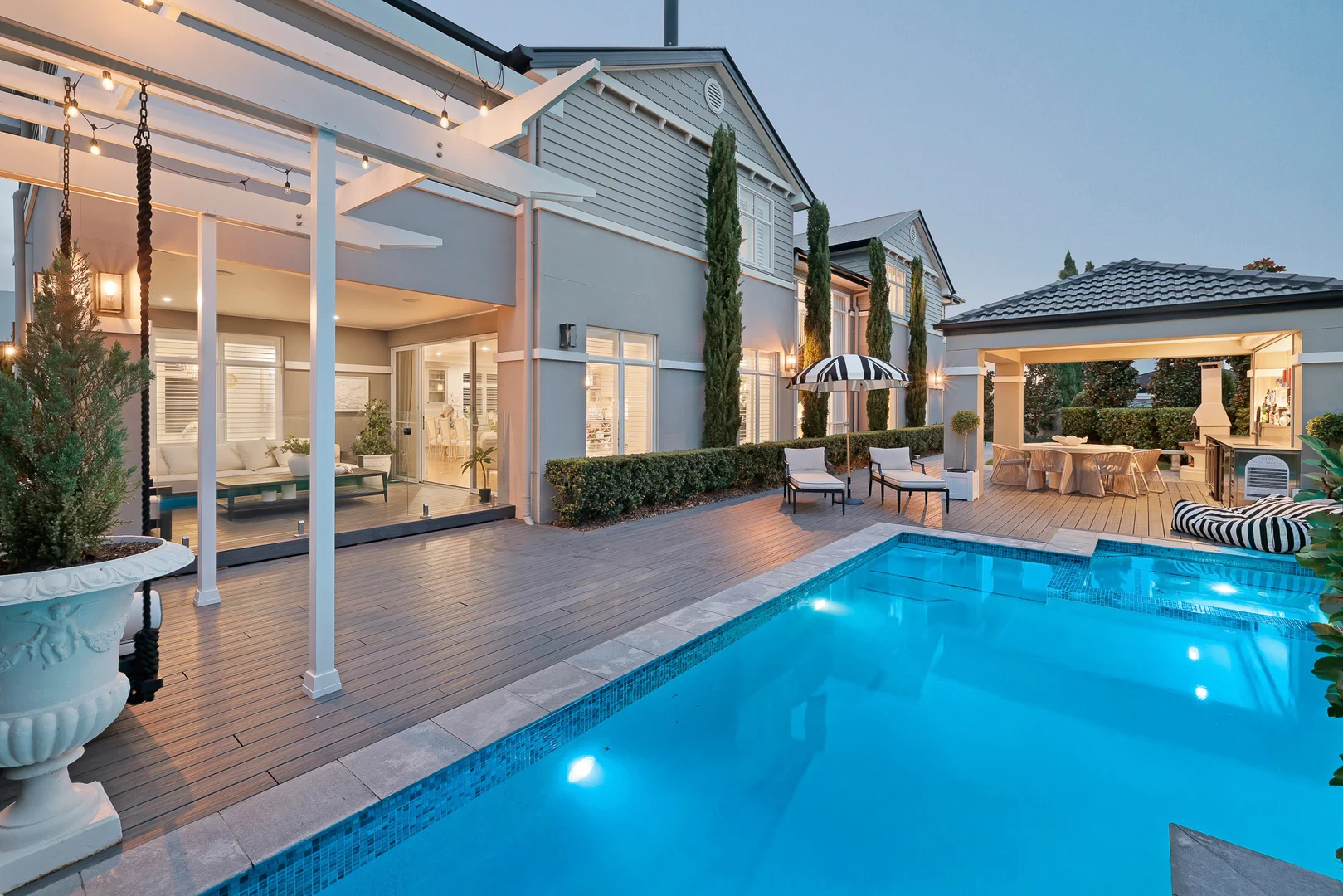 Additional image 2 of 8 Queen Guineveres Place, Sovereign Islands QLD 4216