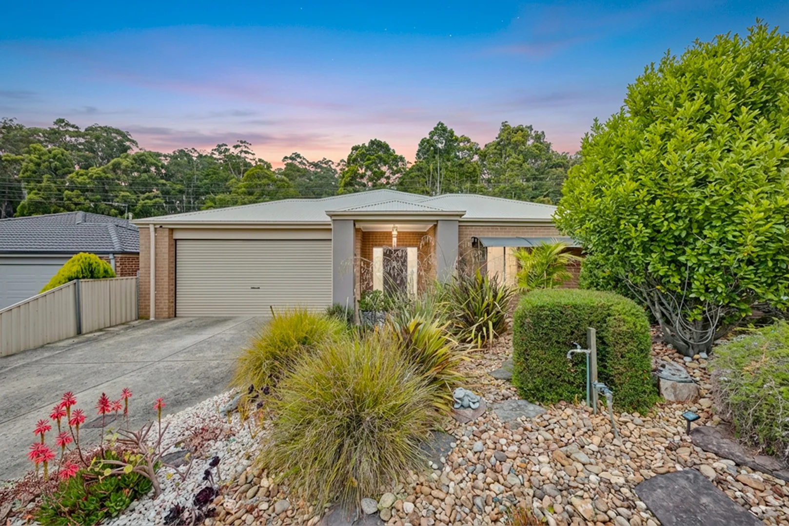 11 Valleyview Grove, Drouin VIC 3818