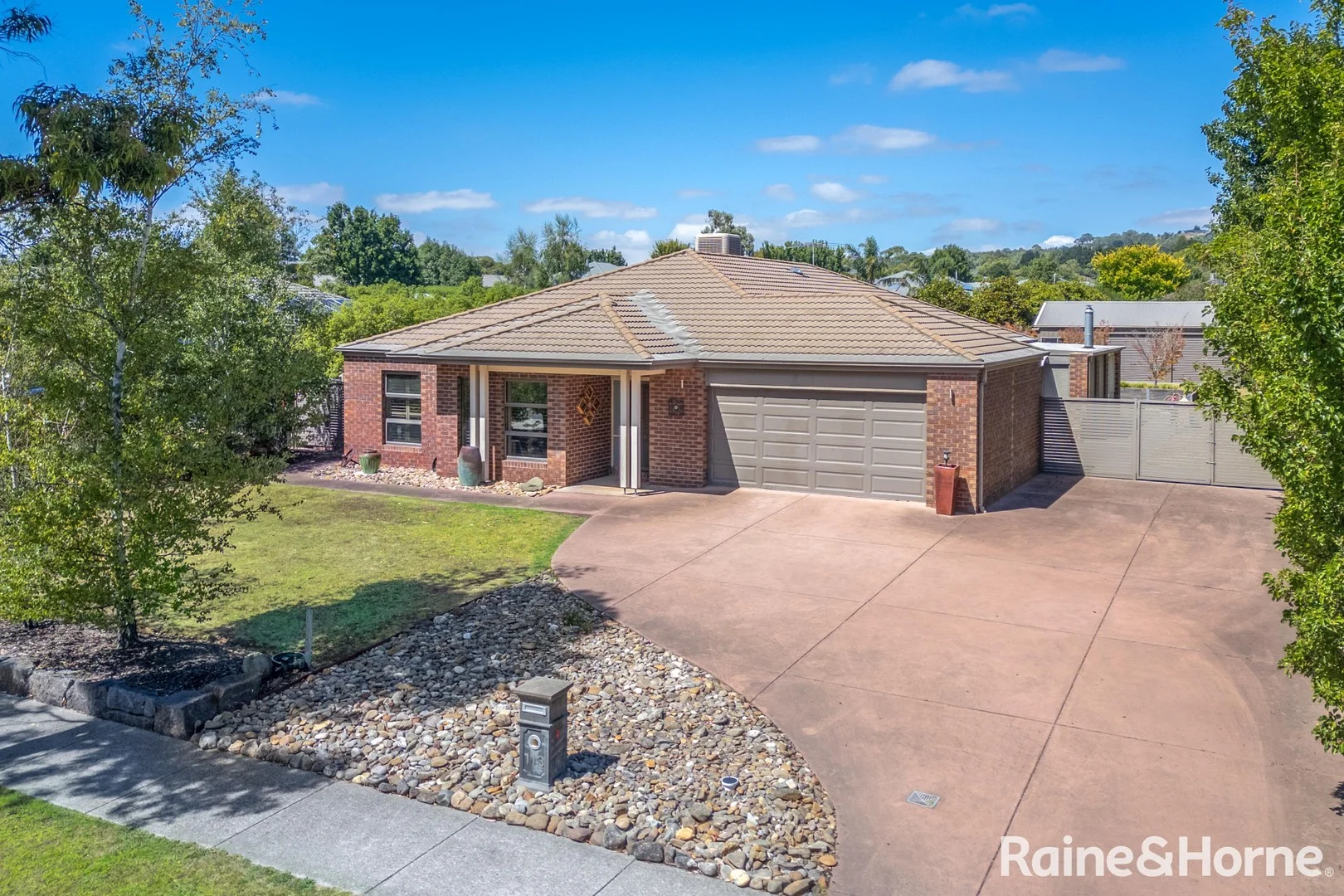 113 Willowbank Road, Gisborne VIC 3437