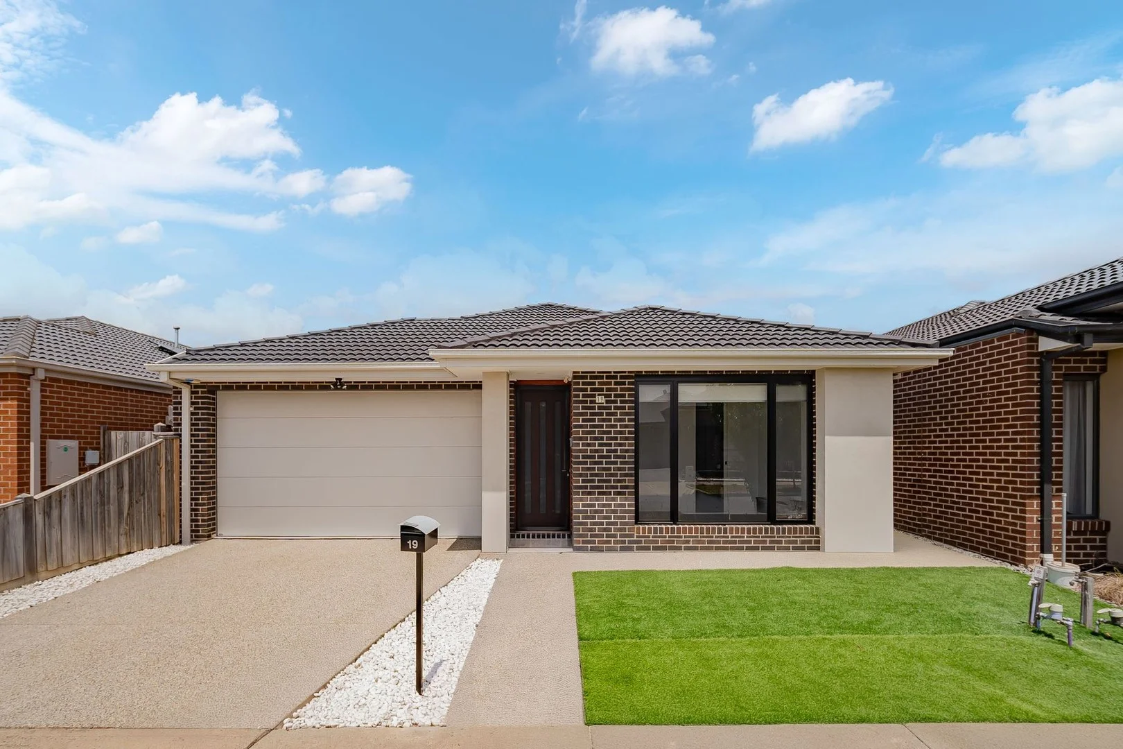 19 Hawkesbury Road, Mickleham VIC 3064