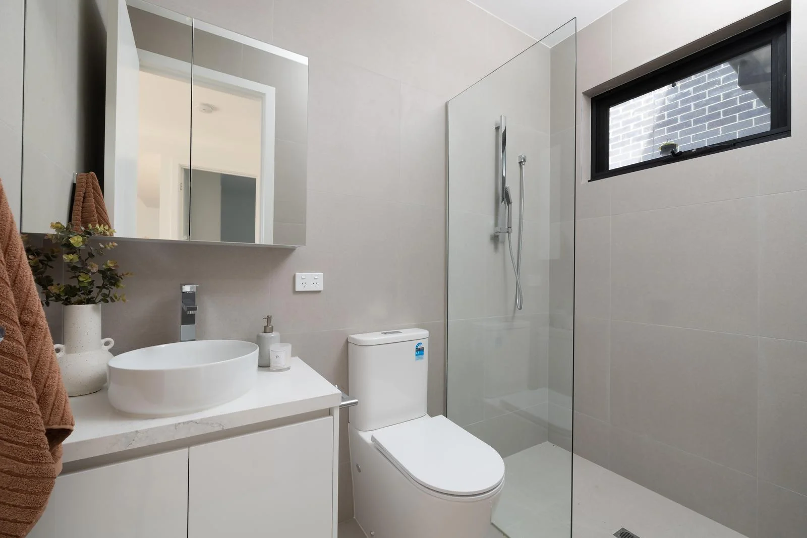 Additional image 12 of 2/30 Oriel Road, Ivanhoe VIC 3079