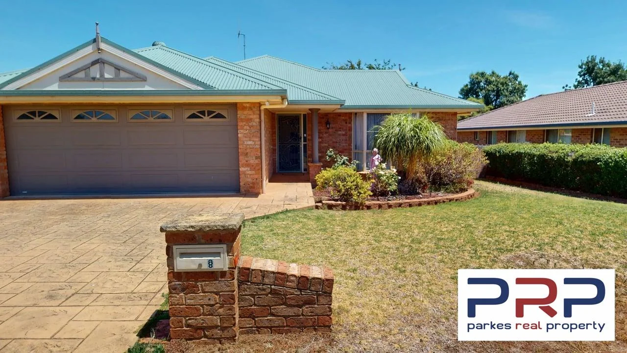 8 Flinders Street, Parkes NSW 2870