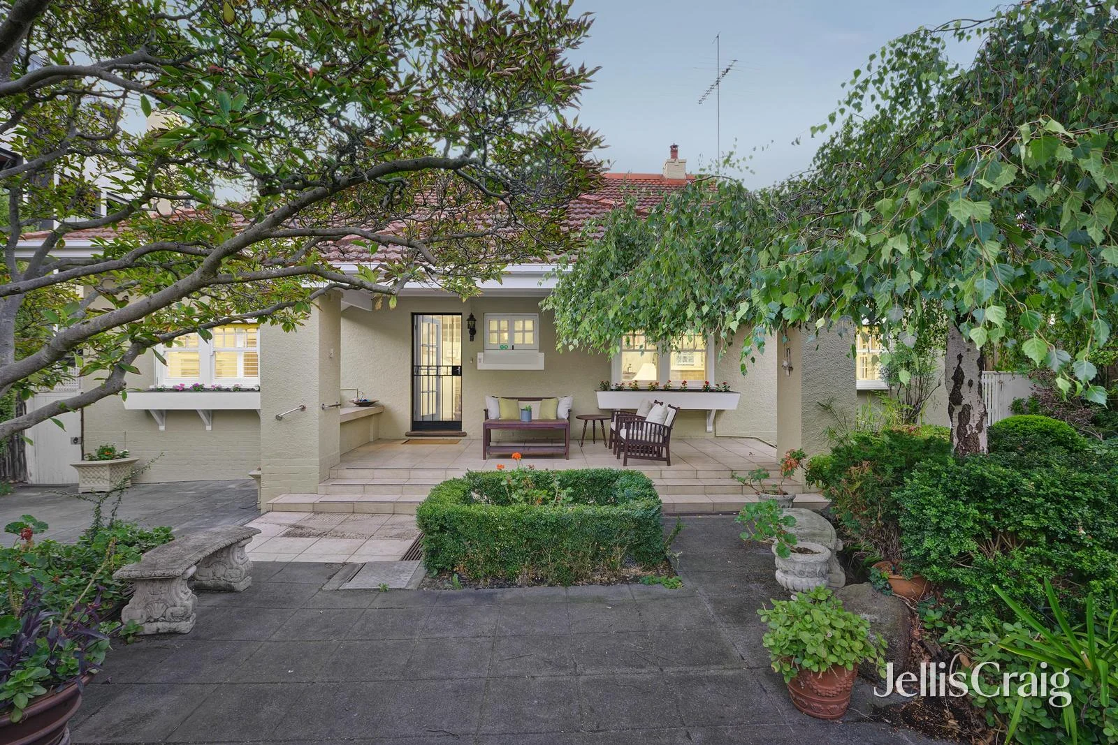 2 Holly Street, Camberwell VIC 3124