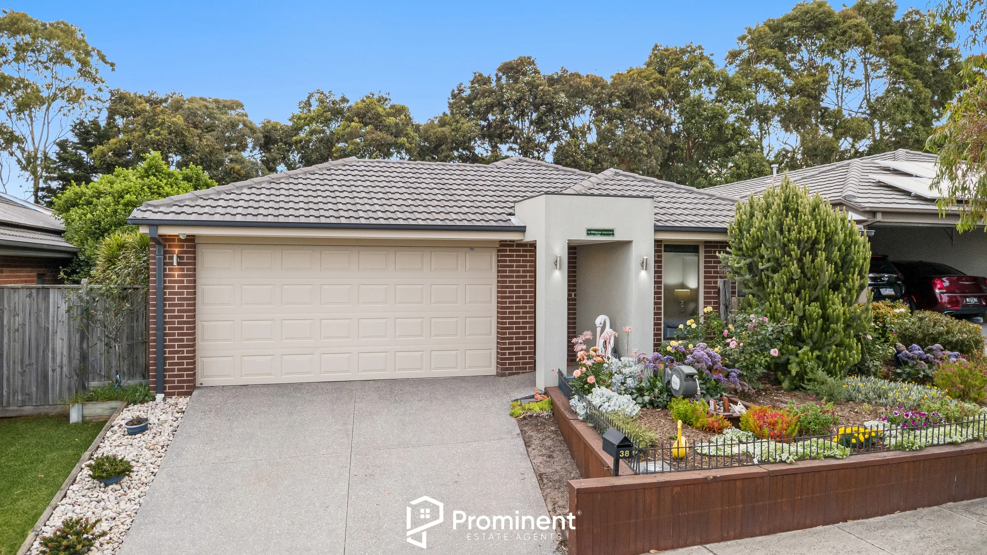 Additional image 2 of 38 Royaloak Crescent, Cranbourne East VIC 3977