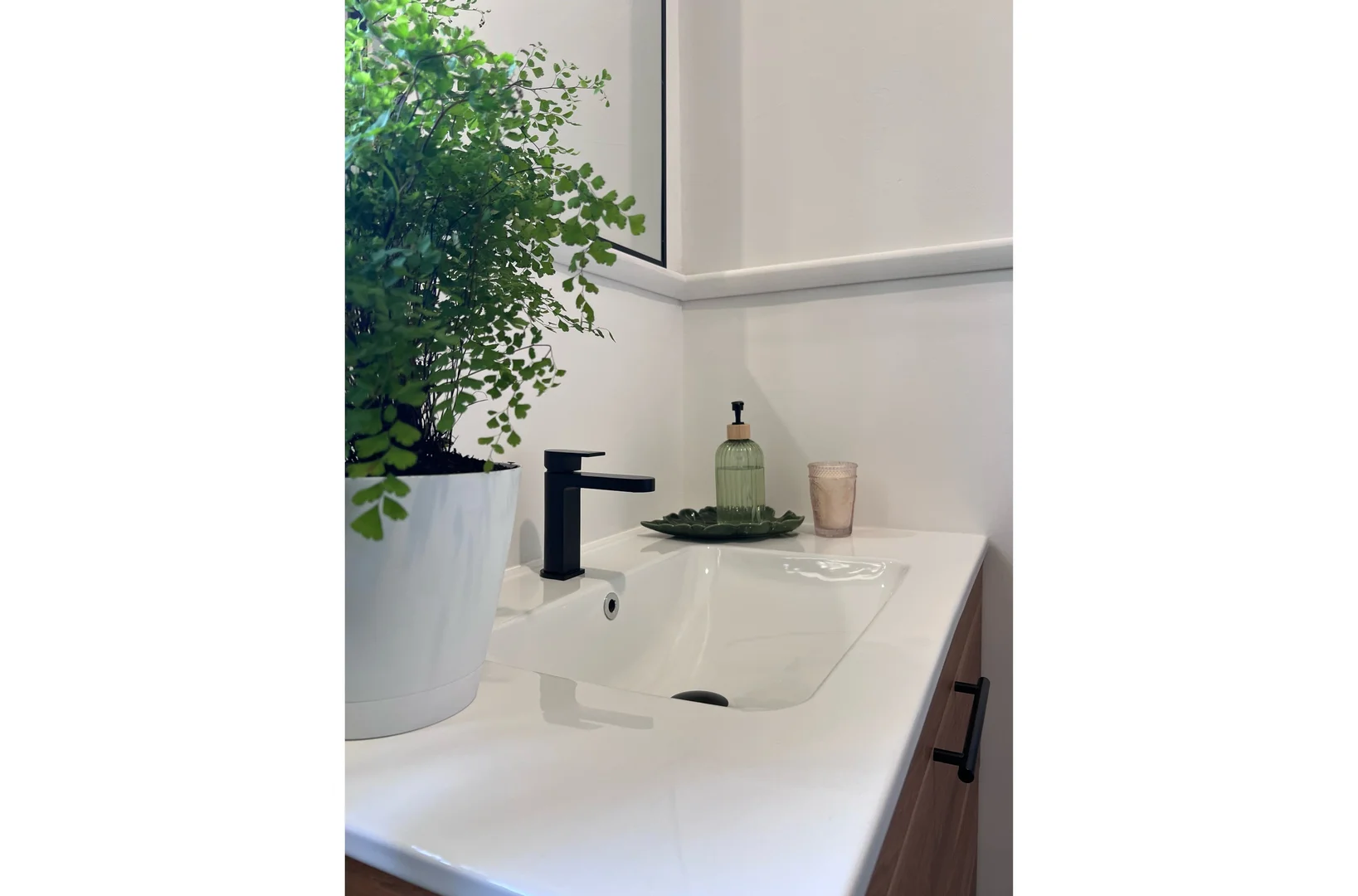 Additional image 20 of Foster VIC 3960