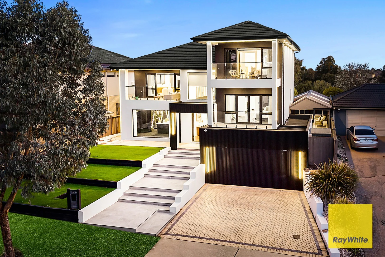 33 Tournament Drive, Sanctuary Lakes VIC 3030