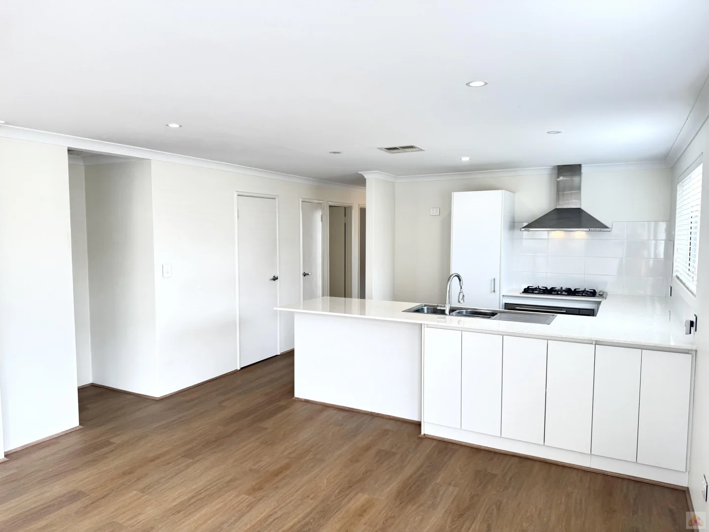 Additional image 11 of 8 Willis Road, Beaconsfield WA 6162