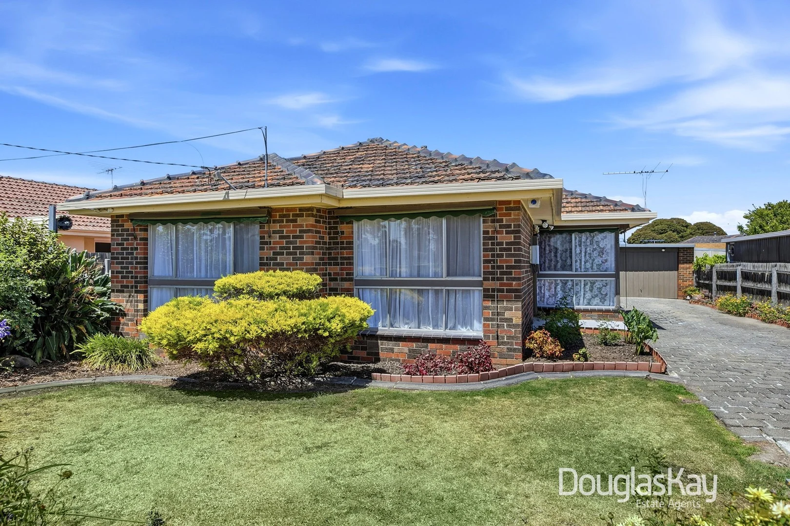 15 Larisa Road, St Albans VIC 3021