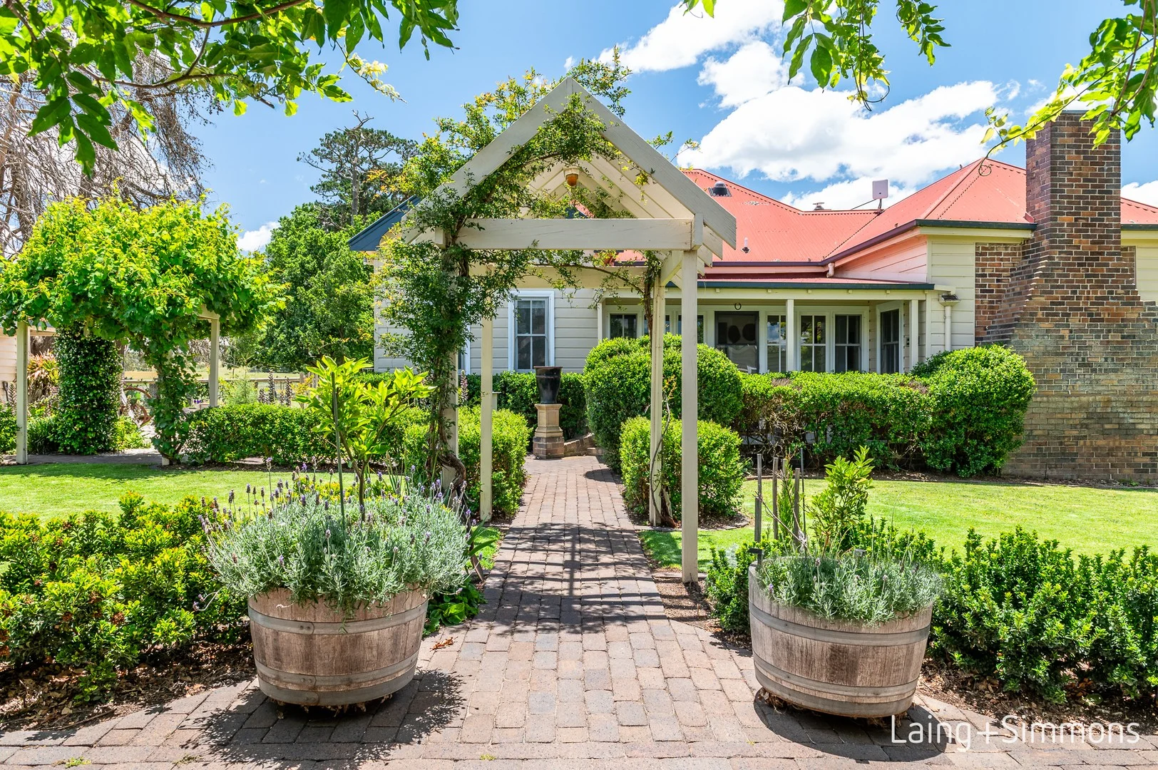 62 Mundays Lane, Armidale NSW 2350