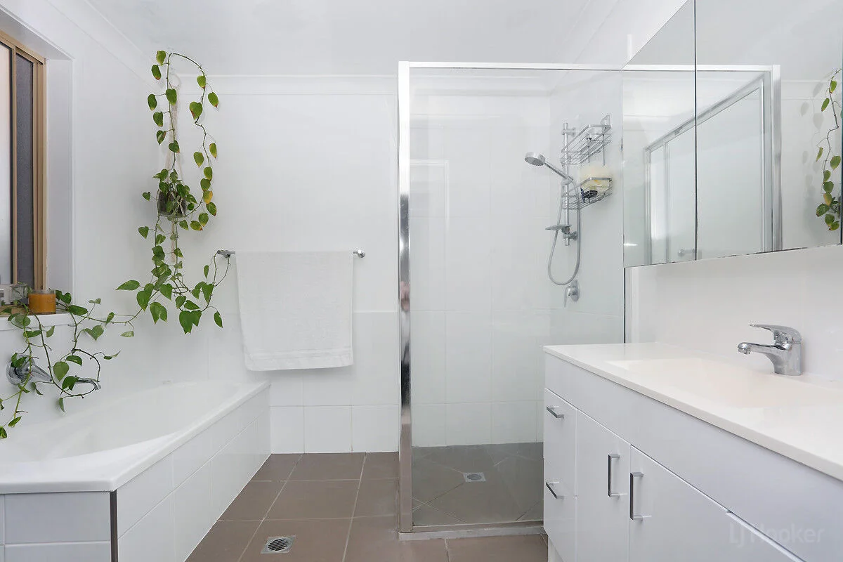 Additional image 16 of 2/469 Pine Ridge Road, Runaway Bay QLD 4216