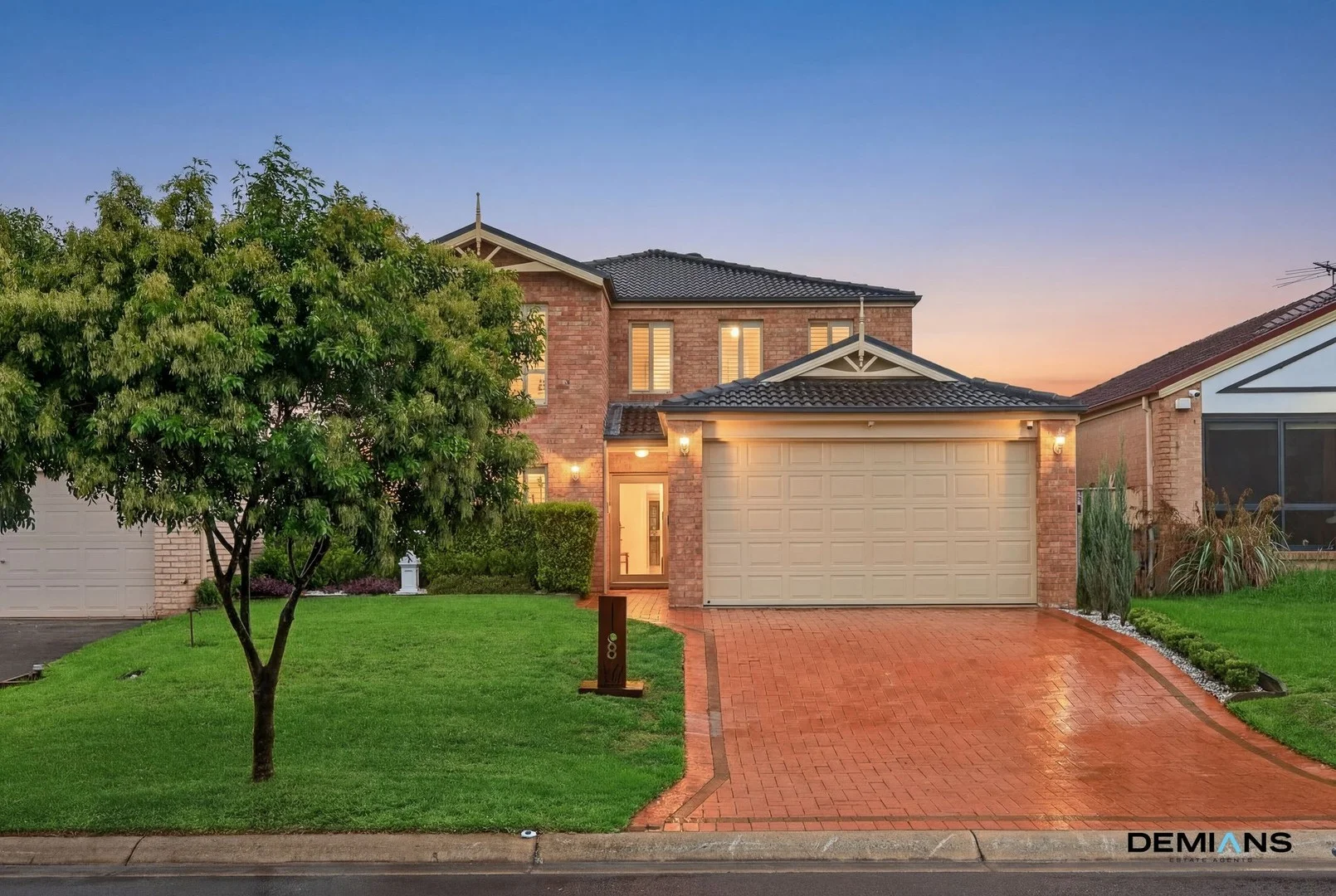 8 Mirbelia Court, Voyager Point NSW 2172