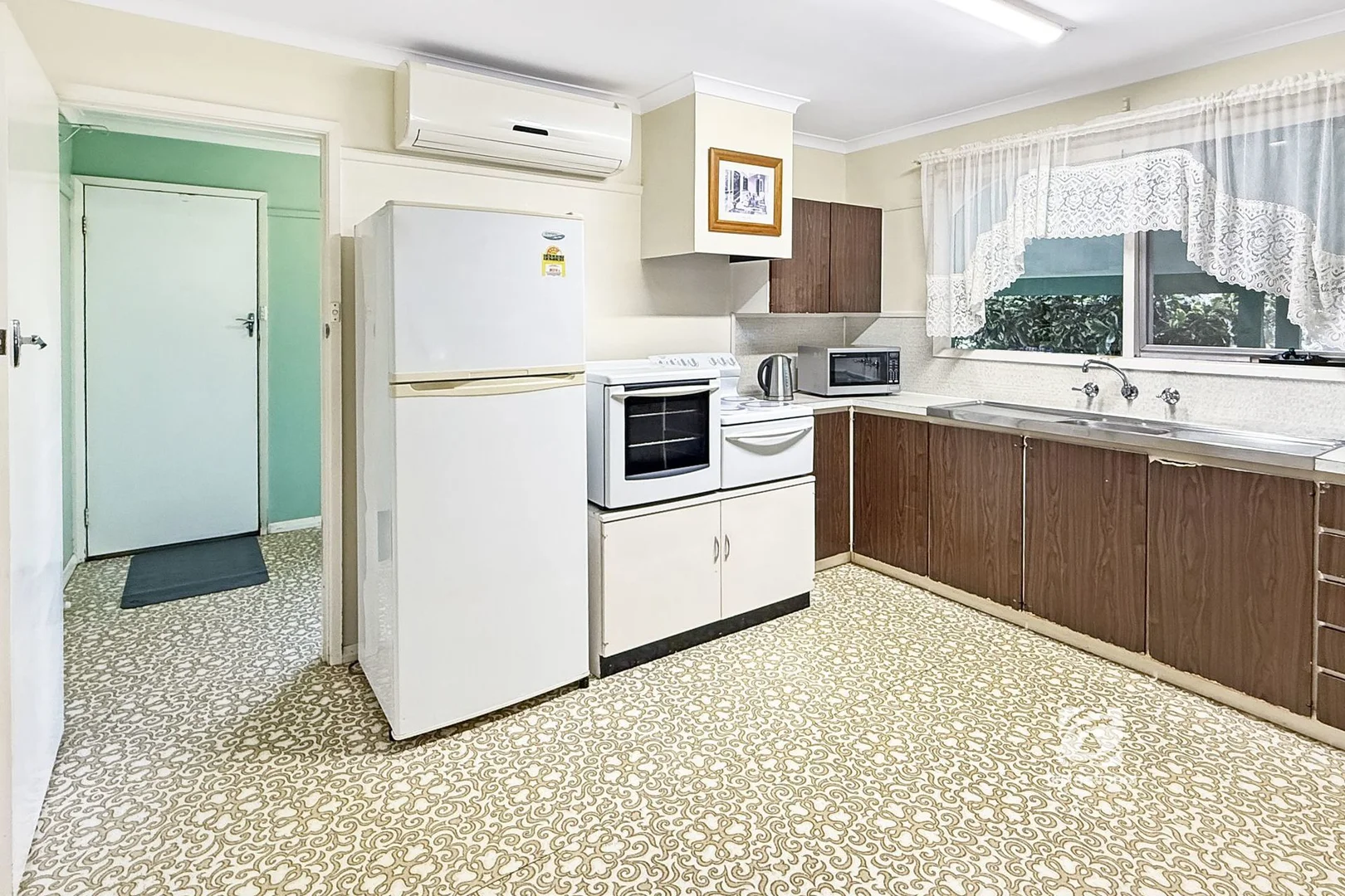 Additional image 7 of 27 Jemmeson Street, Lakes Entrance VIC 3909