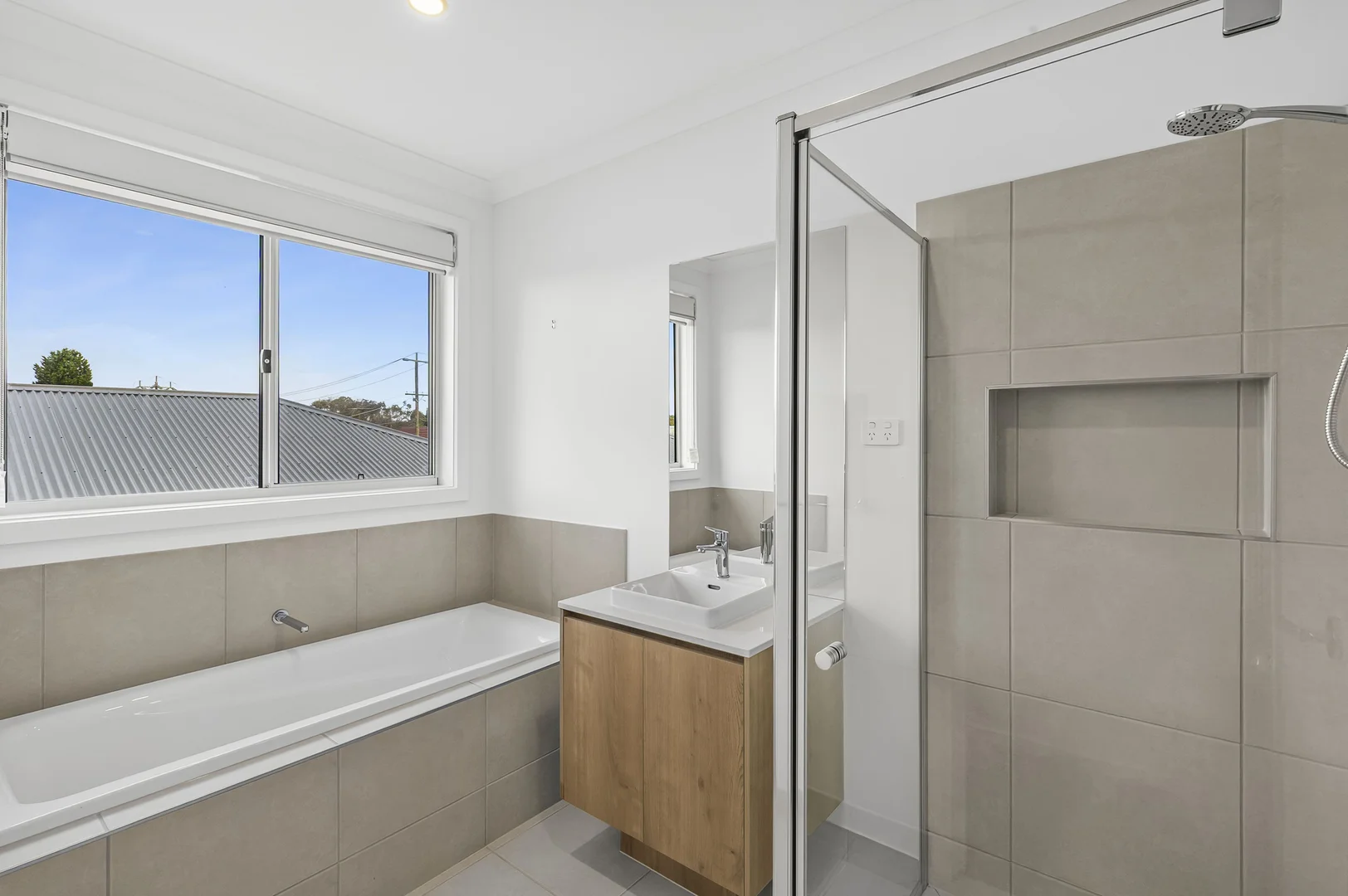 Additional image 10 of 100 Bellarine Highway, Newcomb VIC 3219