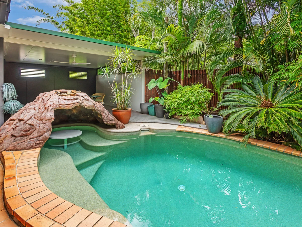 6 Loyalty Street, Pacific Pines QLD 4211