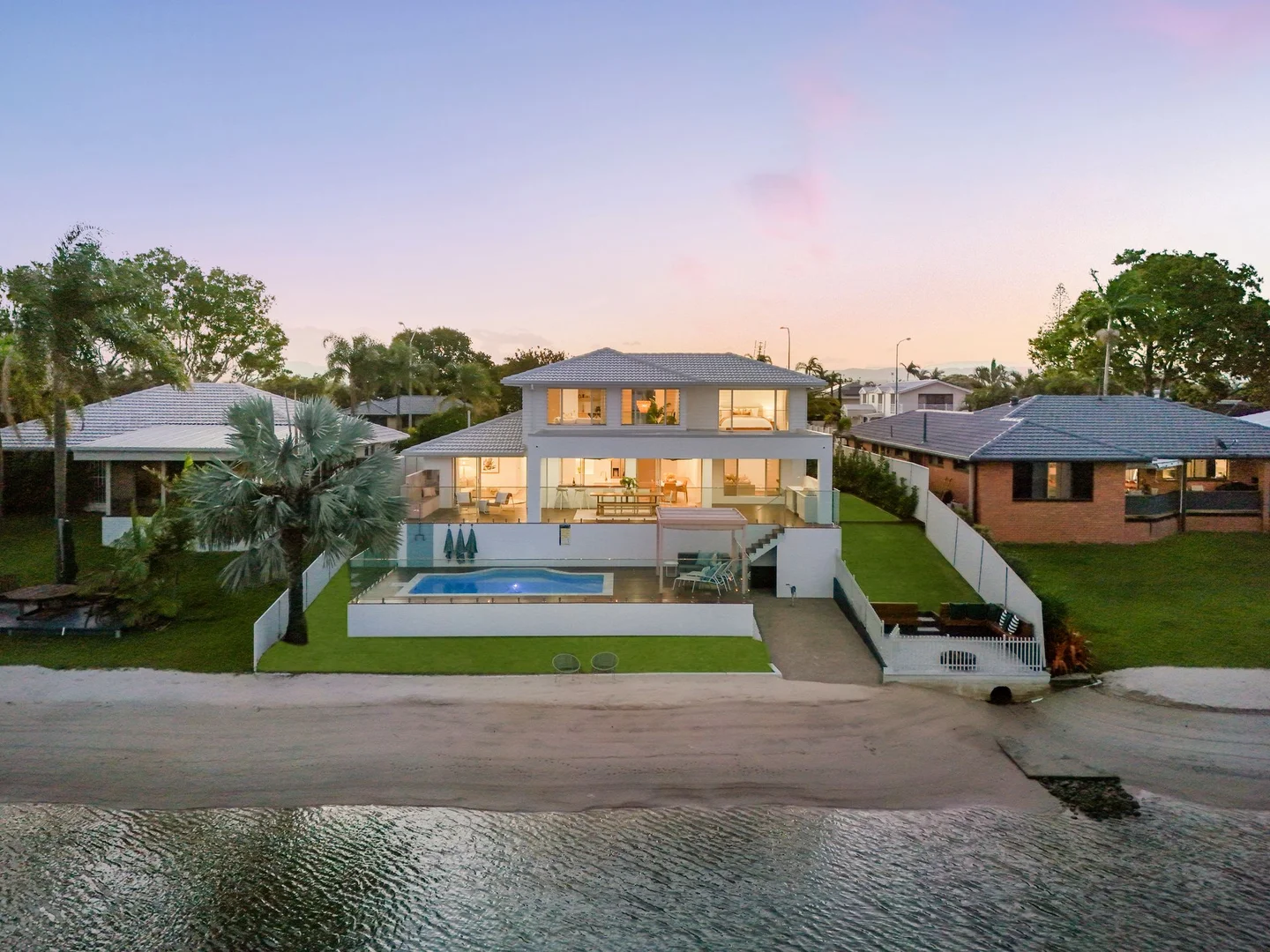 Additional image 33 of 210 Sunshine Boulevard, Mermaid Waters QLD 4218