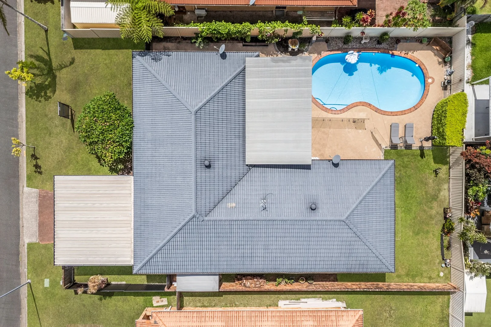 Additional image 2 of 10 Razorbill Street, Burleigh Waters QLD 4220