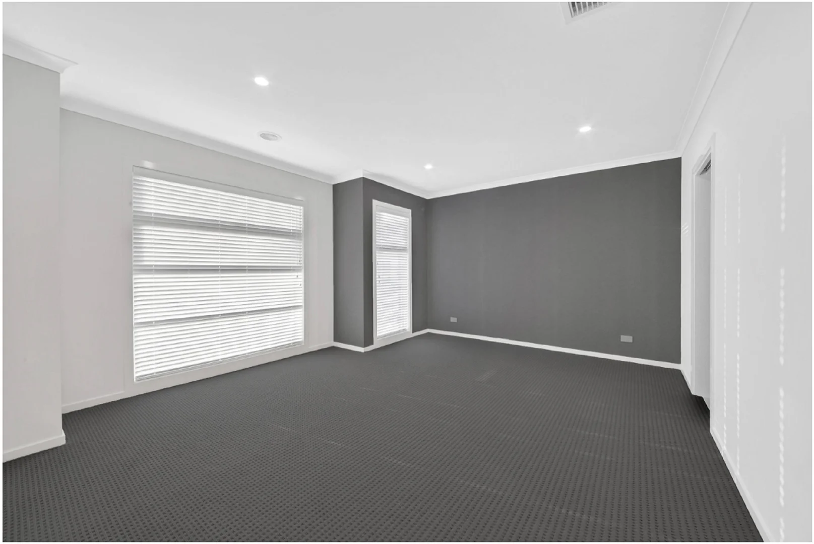5 Speargrass Close, Clyde North VIC 3978 photo 4