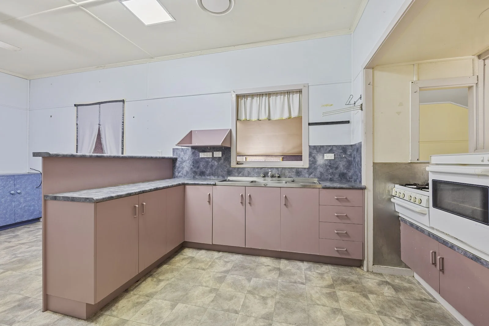 Additional image 3 of 136 Richardson Road, Park Avenue QLD 4701