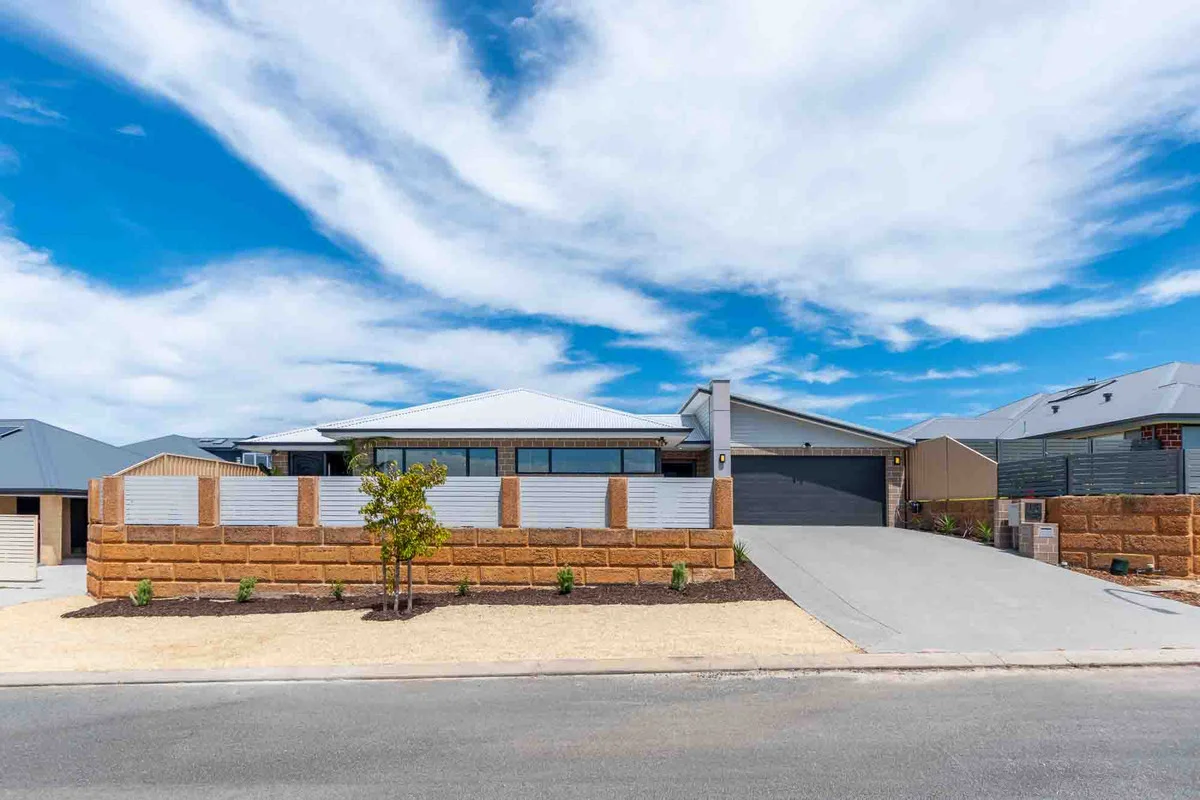 15 Hayward Crest, Yakamia WA 6330