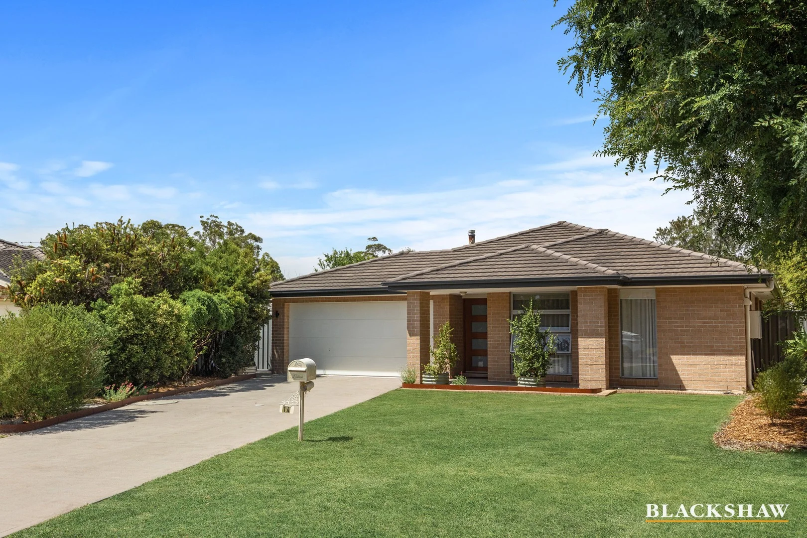 14 Caitlin Crescent, Broulee NSW 2537