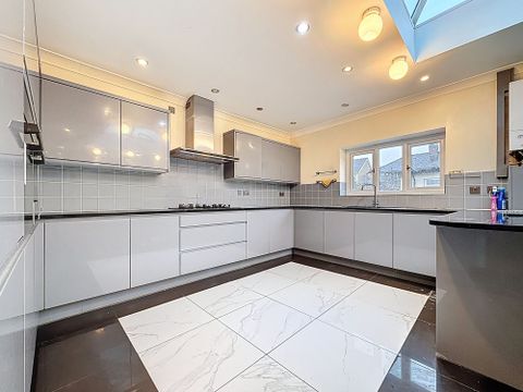 Tweedsmuir Road, Cardiff CF24