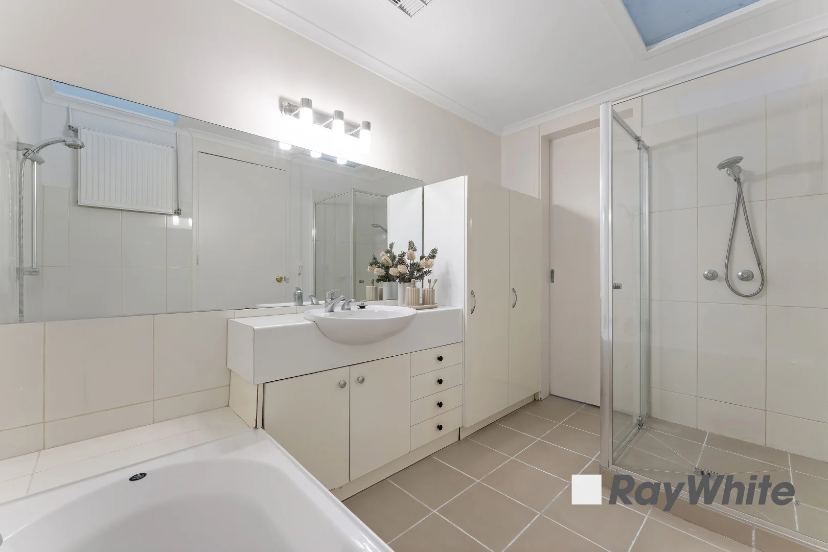 Additional image 9 of 16 Hughes Close, Endeavour Hills VIC 3802