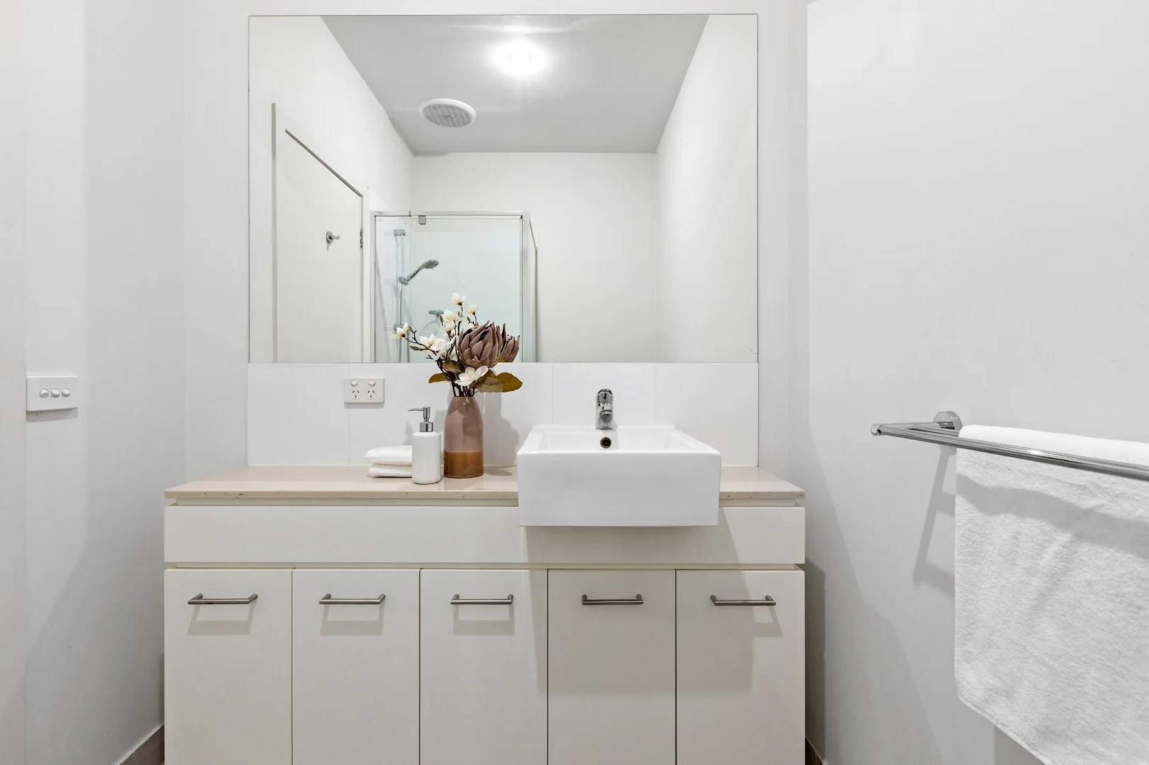 Additional image 11 of 8/5 Yunki Court, Ashwood VIC 3147