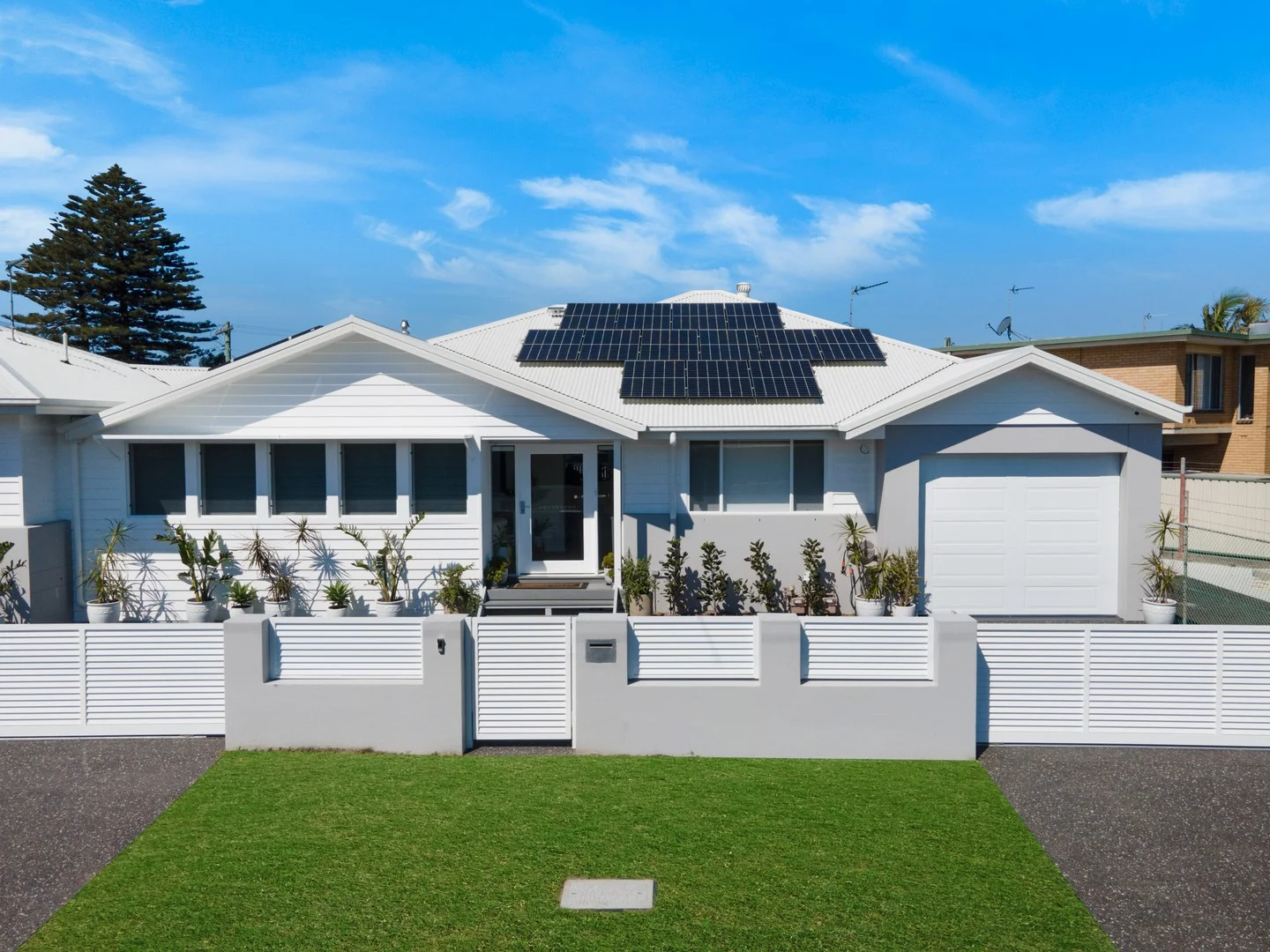 61 Pur Pur Avenue, Lake Illawarra NSW 2528