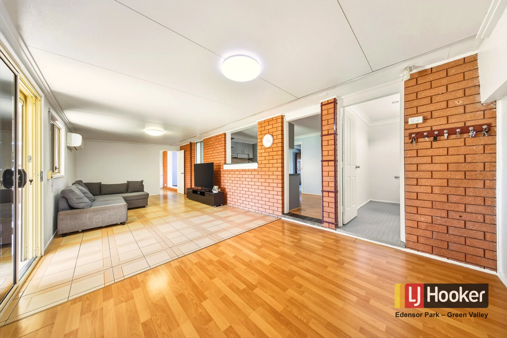 Additional image 2 of 32 Glenfern Crescent, Bossley Park NSW 2176