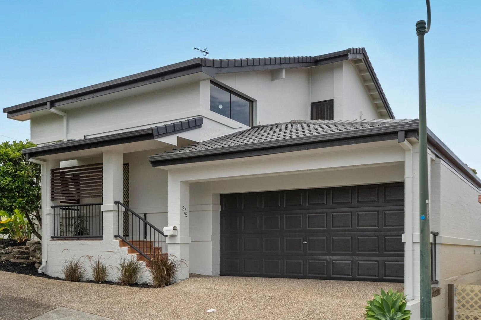 2/5 Brittney Court, Ashmore QLD 4214