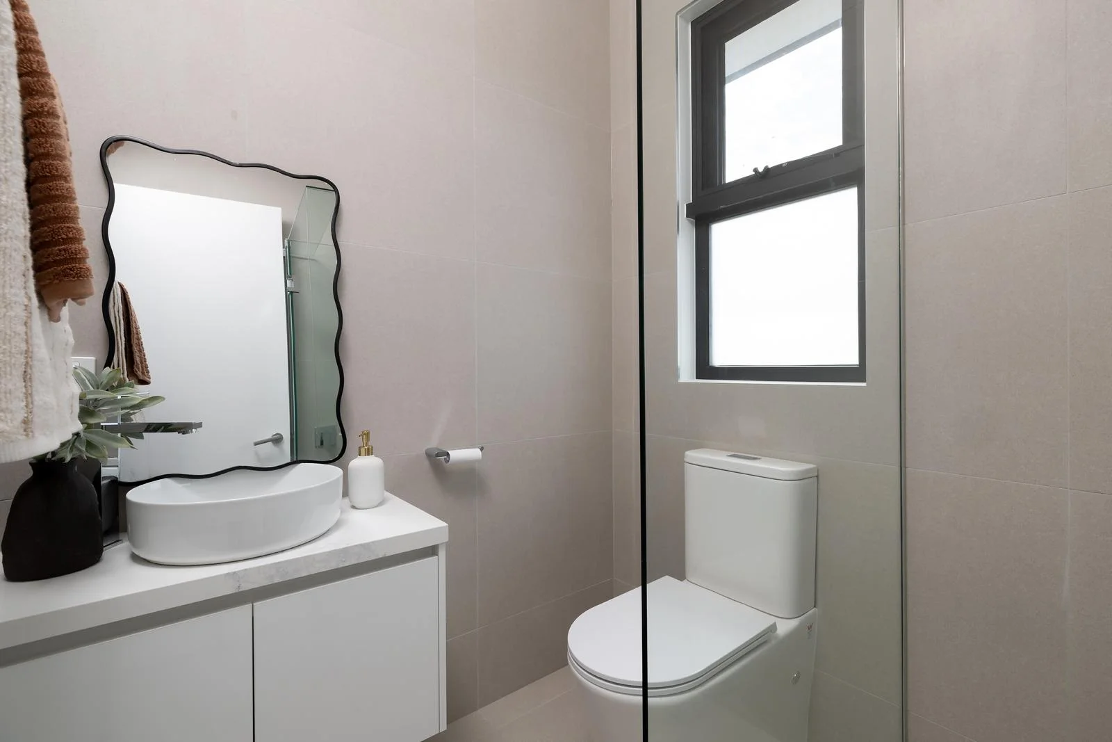 Additional image 13 of 2/30 Oriel Road, Ivanhoe VIC 3079