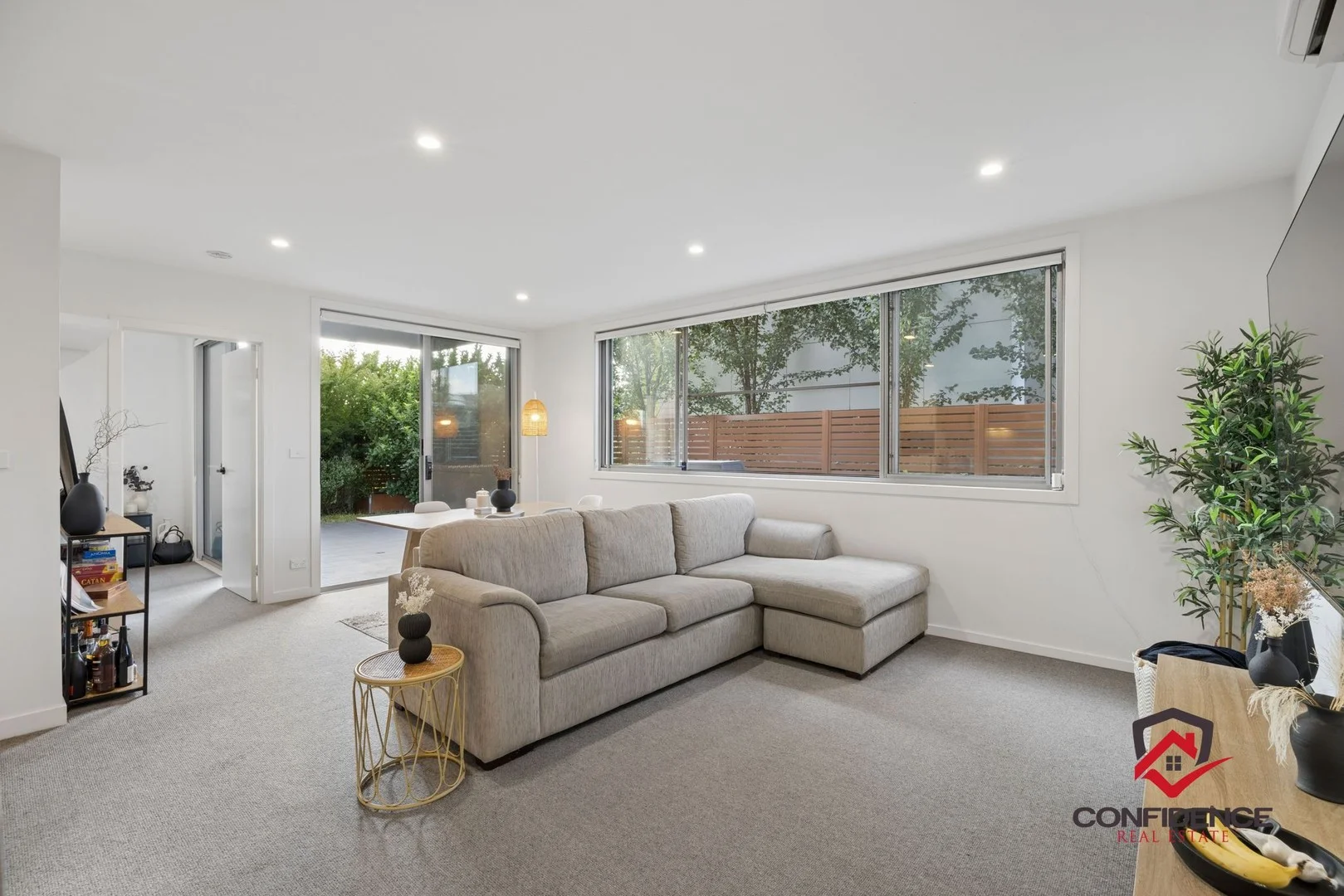 2/120 John Gorton Drive, Coombs ACT 2611