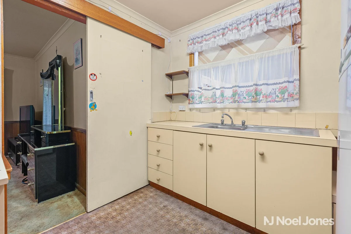 Additional image 8 of 17 Larnook Crescent, Mooroolbark VIC 3138