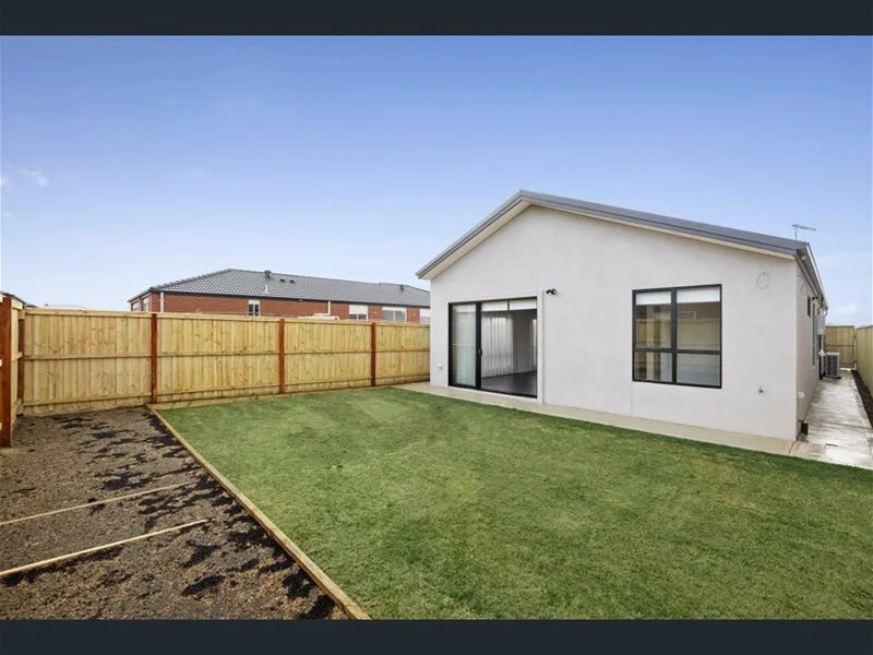 Additional image 13 of 36 EASTCASTLE DRIVE, Fraser Rise VIC 3336