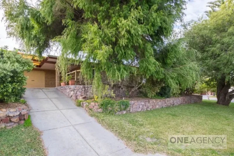 31 Campbell Drive, Hillarys WA 6025