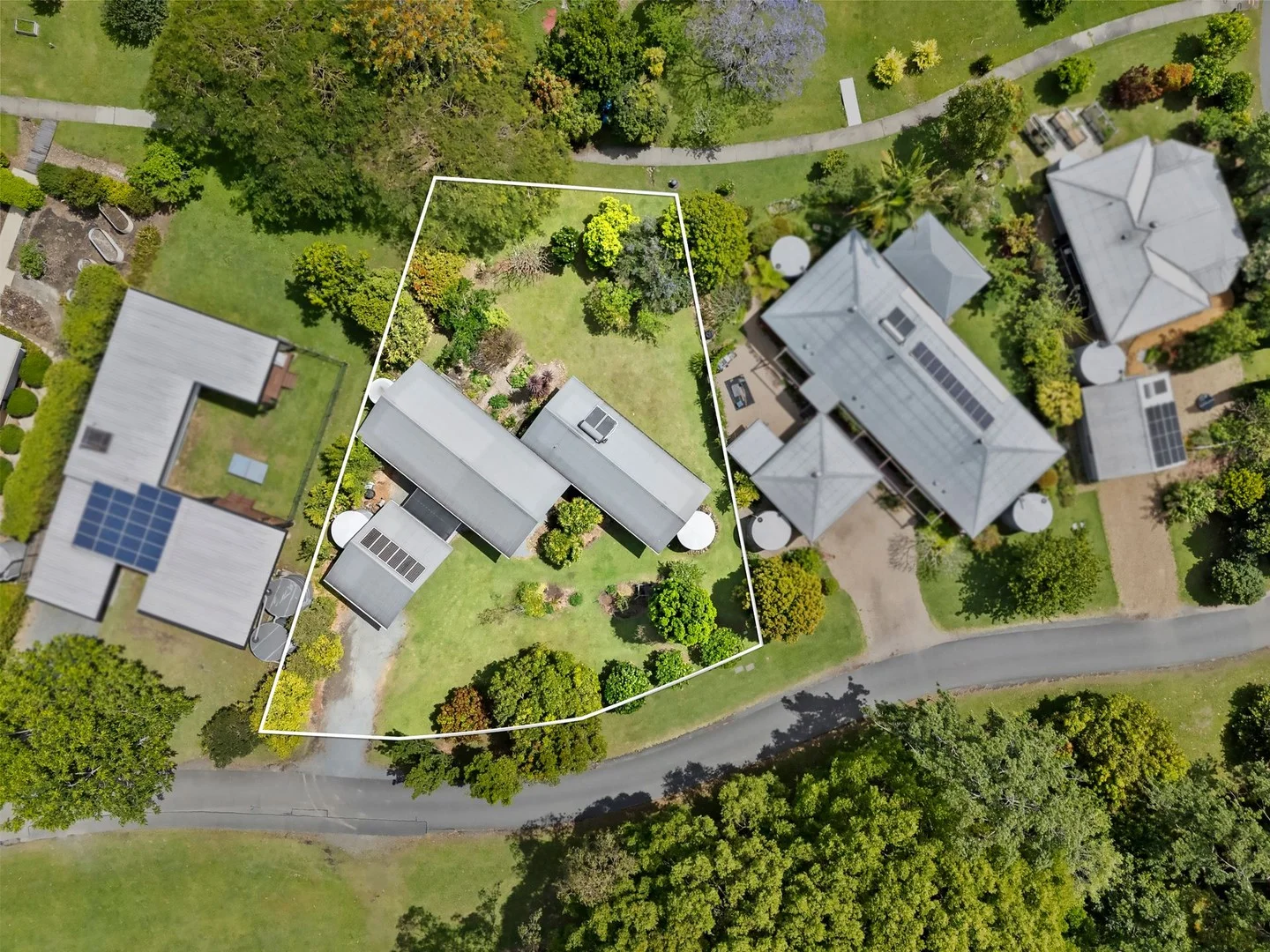 8 Creek Way, Currumbin Valley QLD 4223