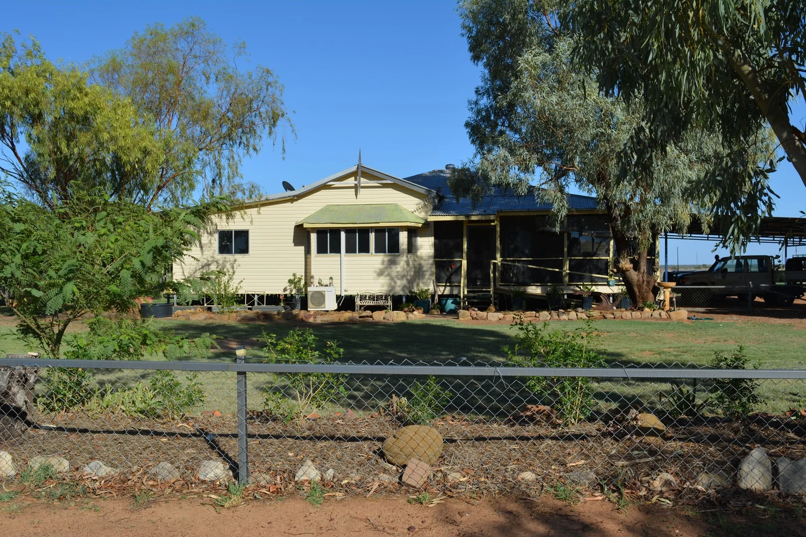 15-17 Stratford Street, Stonehenge QLD 4730