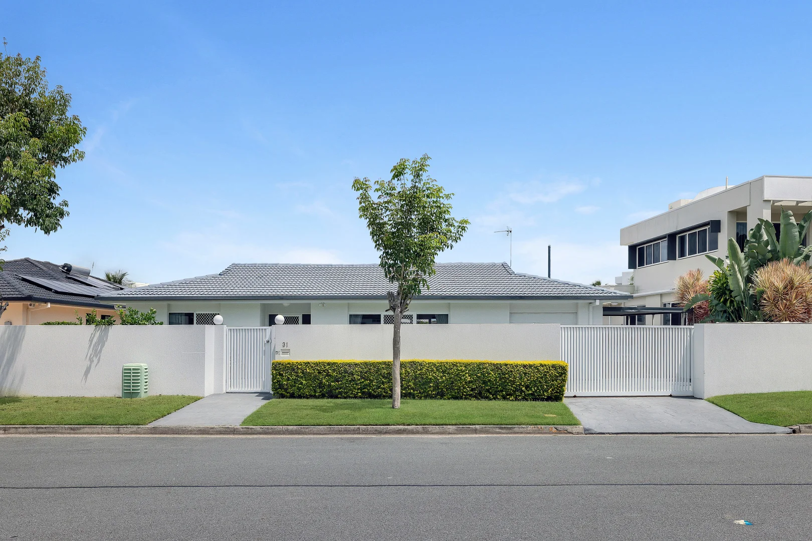 Additional image 21 of 31 Admiralty Drive, Paradise Waters QLD 4217