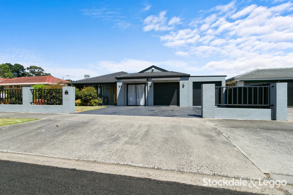 17 Swallow Grove, Traralgon VIC 3844