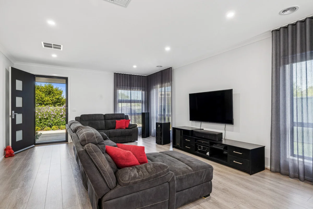 Additional image 10 of 2/15 Worcester Road, Gisborne VIC 3437