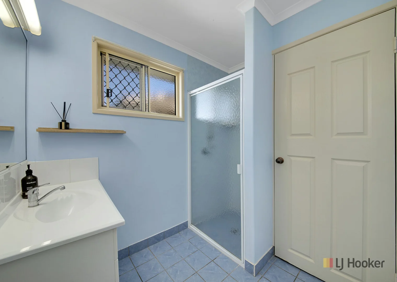 Additional image 11 of 5A Pittsbay Crescent, Boyne Island QLD 4680