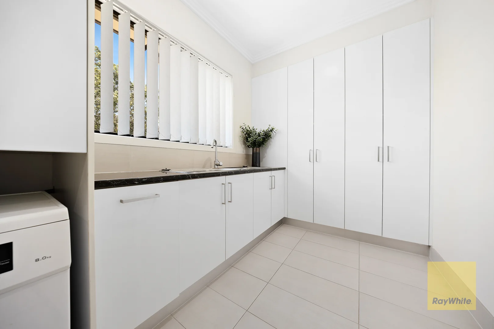 Additional image 17 of 27 Middle Park Drive, Sanctuary Lakes VIC 3030