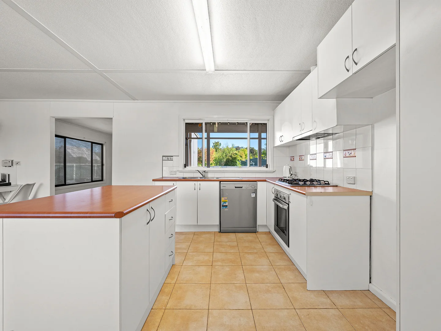 Additional image 3 of 14-16 Parker Street, Dunkeld VIC 3294