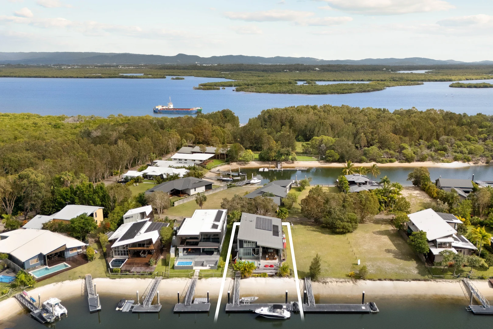 7 Casuarina Court, South Stradbroke QLD 4216