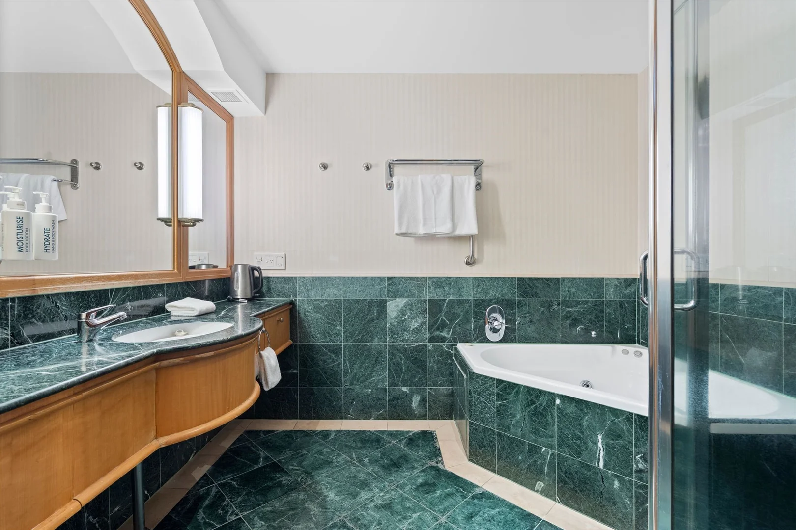 Additional image 10 of 503/2801 - 2833 Gold Coast Highway, Surfers Paradise QLD 4217