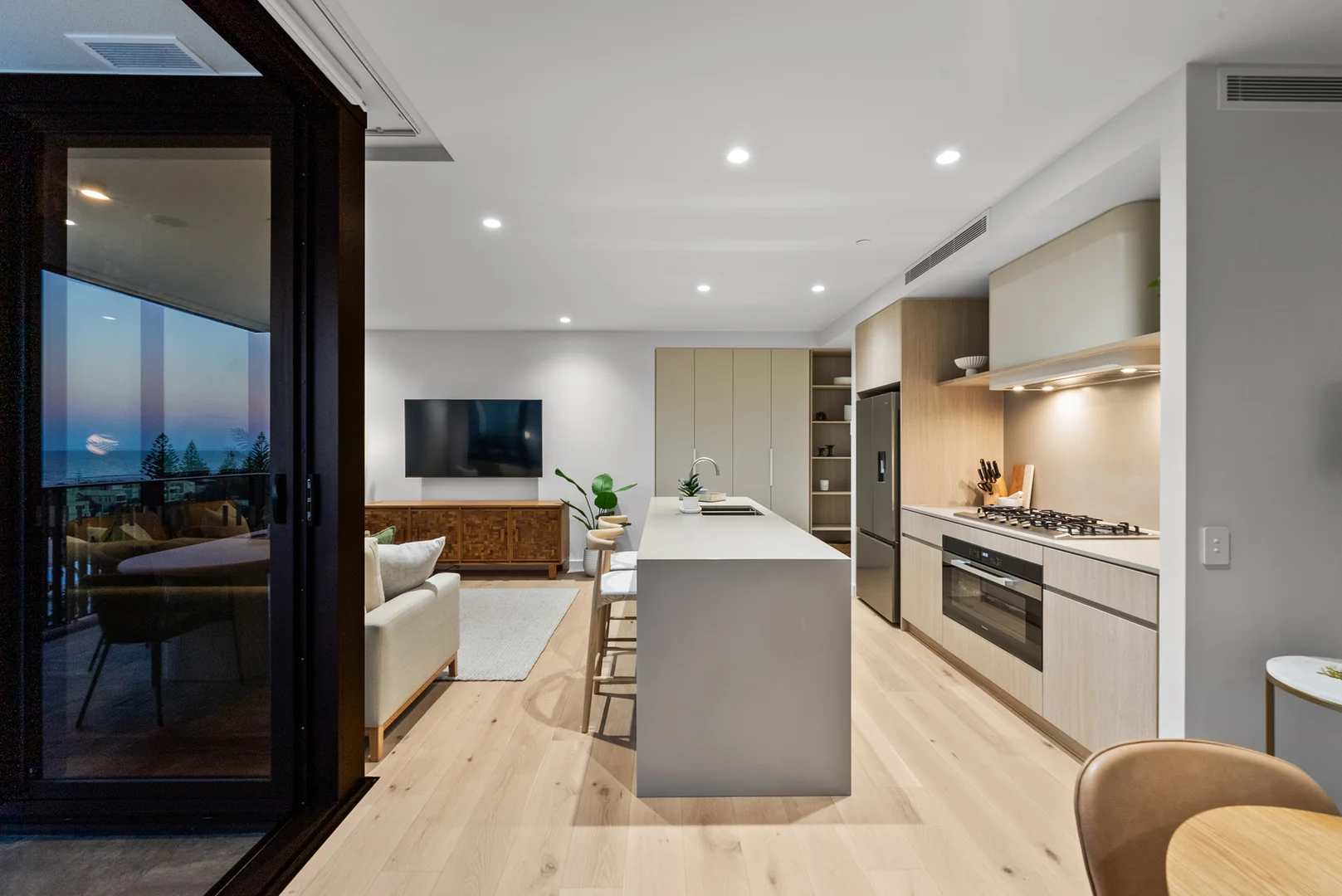 Additional image 5 of 903/7-9 Mermaid Avenue, Mermaid Beach QLD 4218