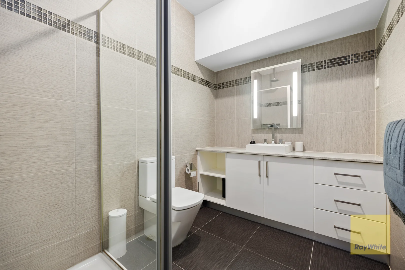 Additional image 11 of 27 Middle Park Drive, Sanctuary Lakes VIC 3030